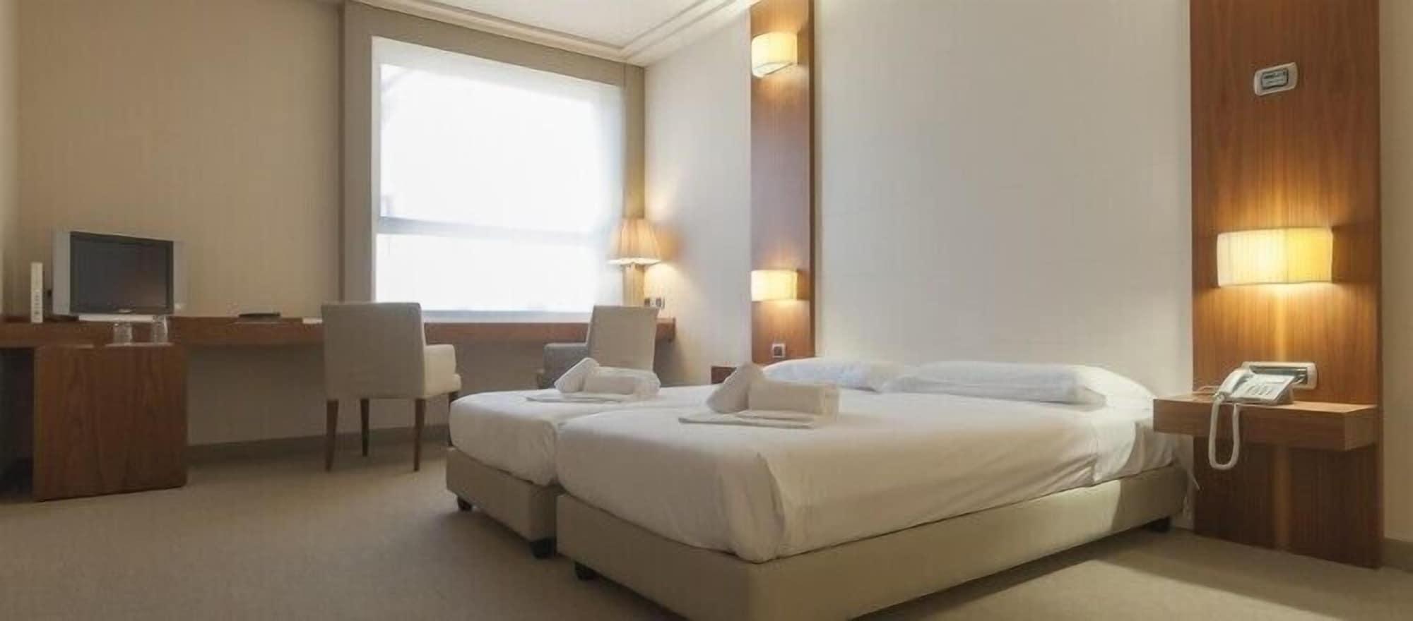 Hotel Barrage Pinerolo Esterno foto