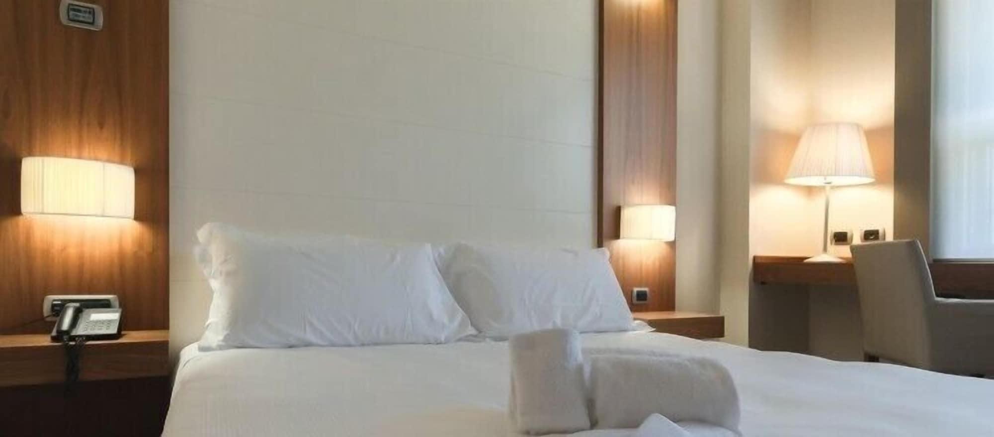 Hotel Barrage Pinerolo Esterno foto