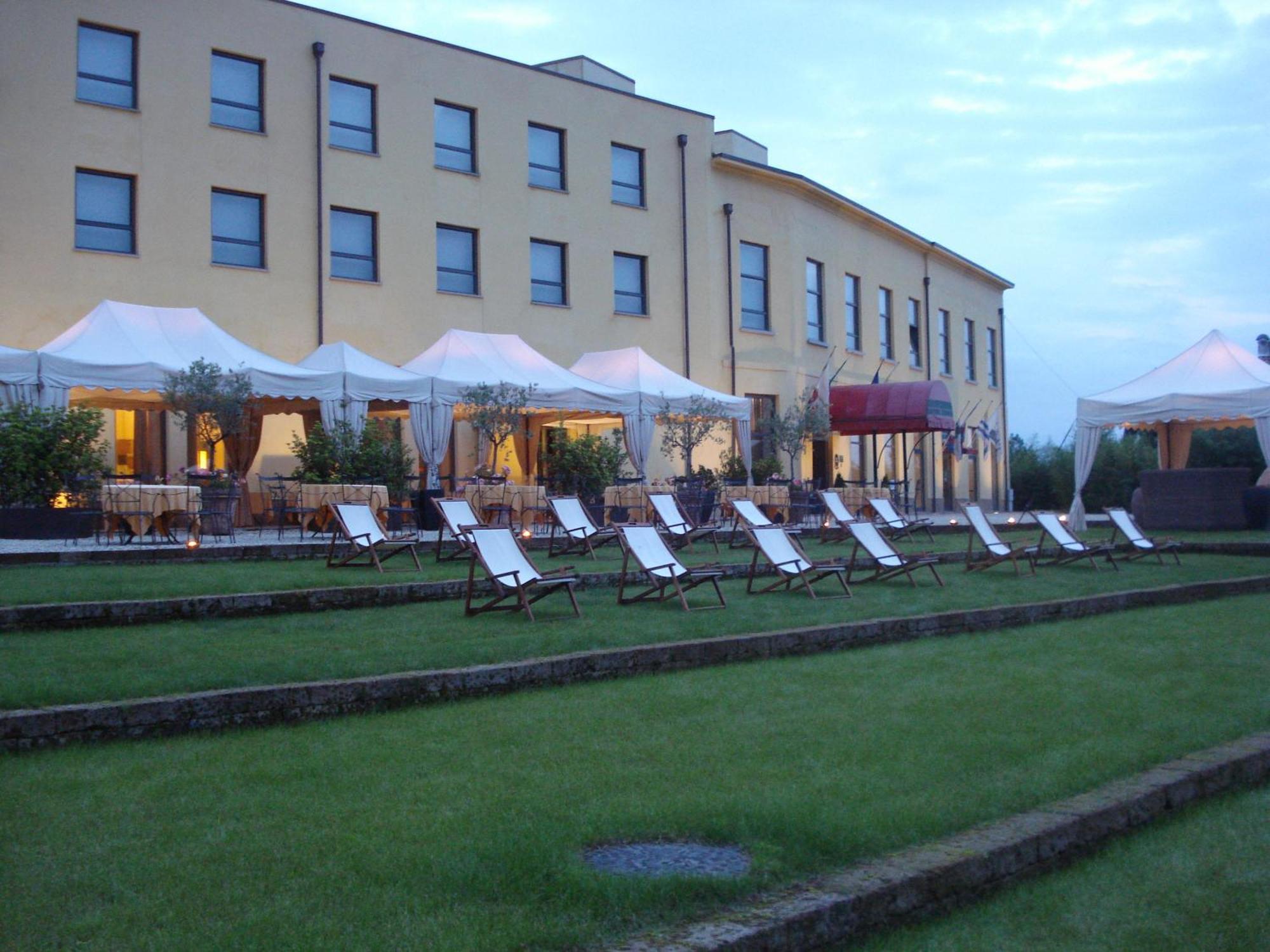 Hotel Barrage Pinerolo Esterno foto