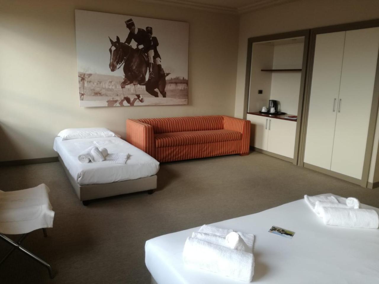 Hotel Barrage Pinerolo Esterno foto