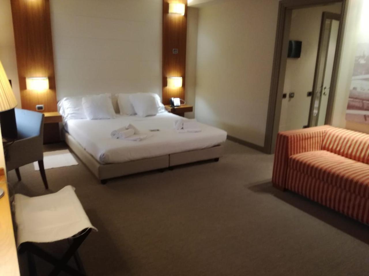 Hotel Barrage Pinerolo Esterno foto